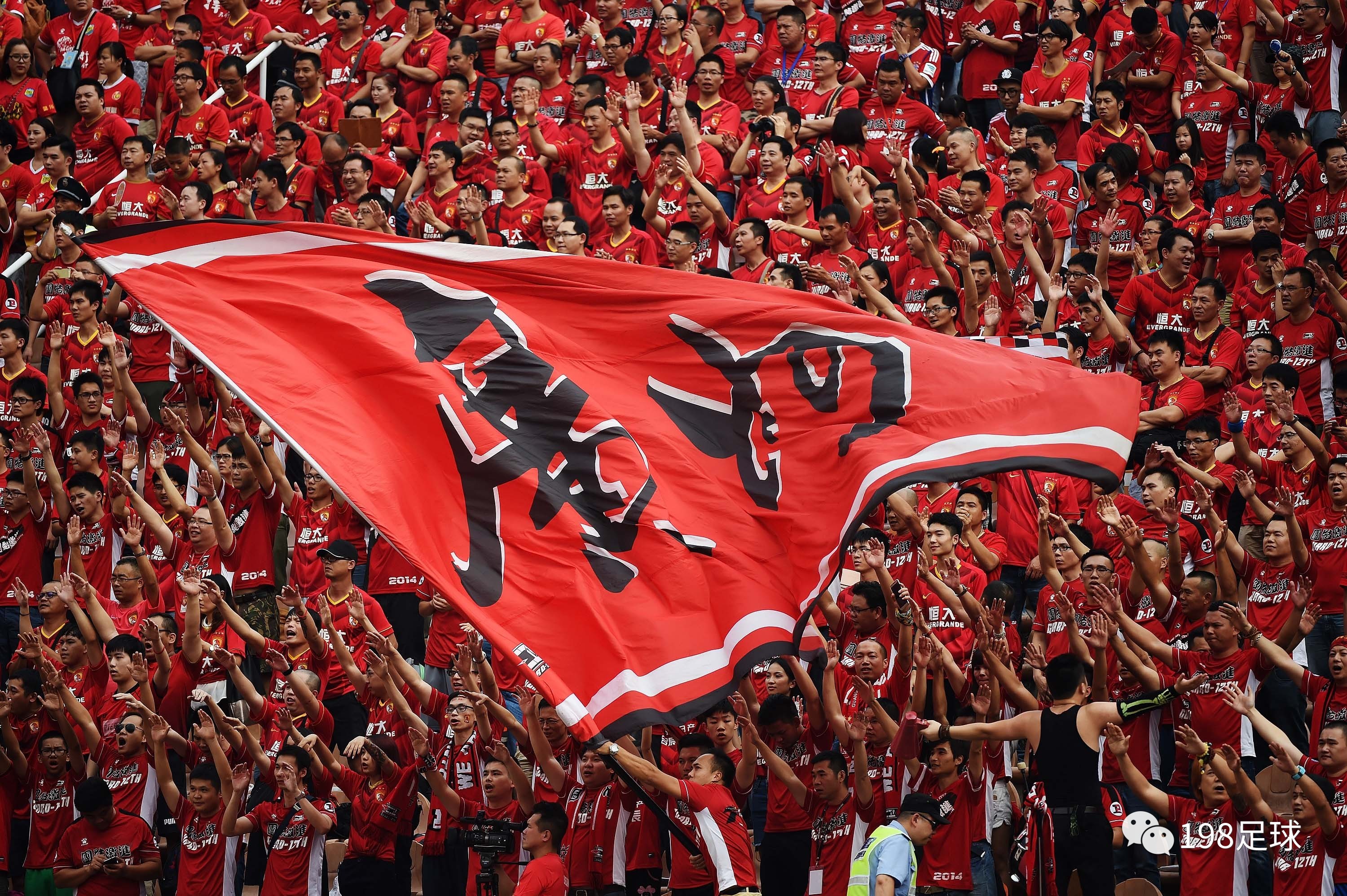 德国杯倒计时，瓦伦西亚赛后远射贴柱，细节引发关注，球迷炸锅，球探报告显示潜力的简单介绍